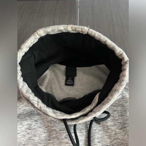 H&M Men’s Mock Neck Sweatshirt - Size Large - Picture 5 of 6